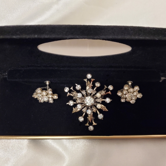 Vintage Jewelry Set, Vintage Earrings Clear Rhinestones, Vtg Brooch Rhinestones - Picture 10 of 11